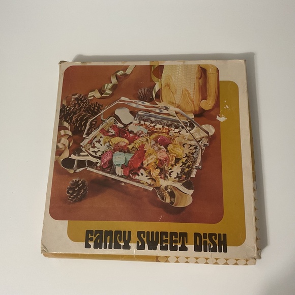 VTG Silver Tone Serving Tray with Folding Handles Chrome - Picture 2 of 10